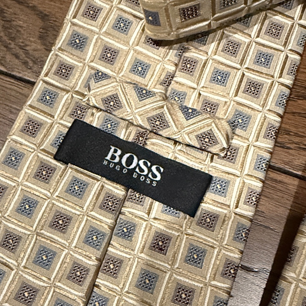 Hugo boss tie - Picture 3 of 5